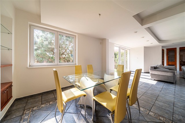 jídelna s kuchyní [57/89]