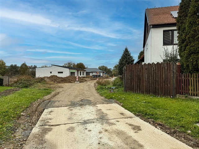 příjezdová cesta [7/13]